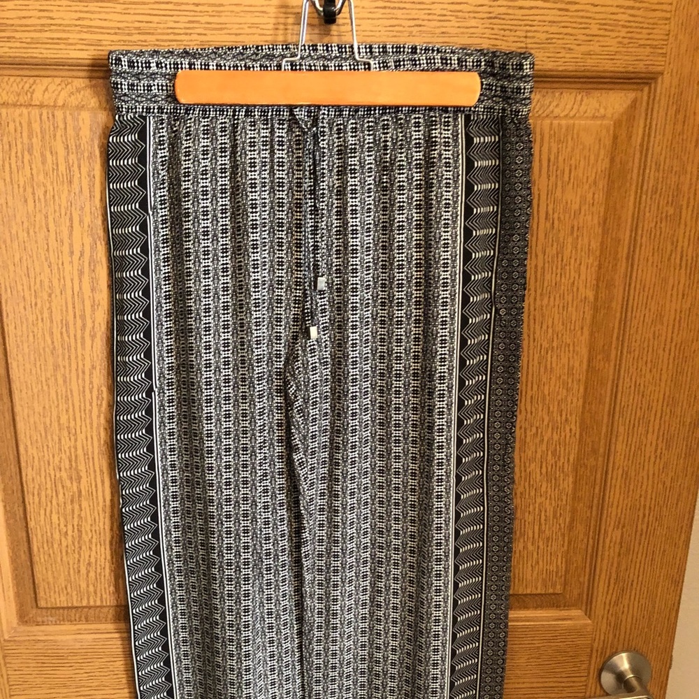 Loose Black & White Printed Lounge Pants